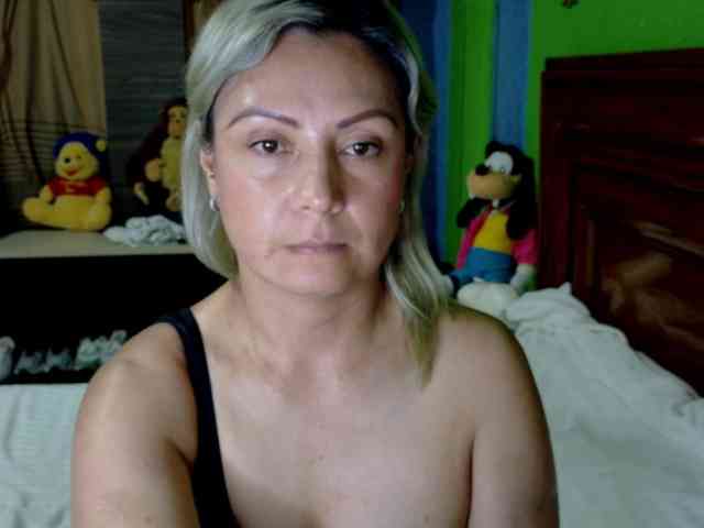 Charlizetheron1 webcam