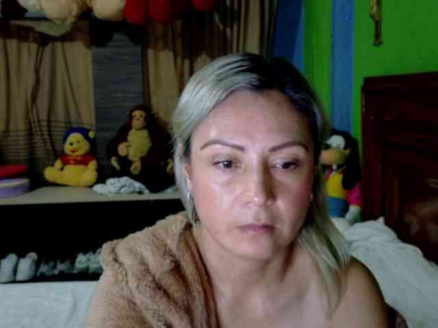 Charlizetheron1 webcam