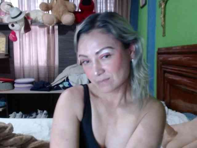 Charlizetheron1 webcam