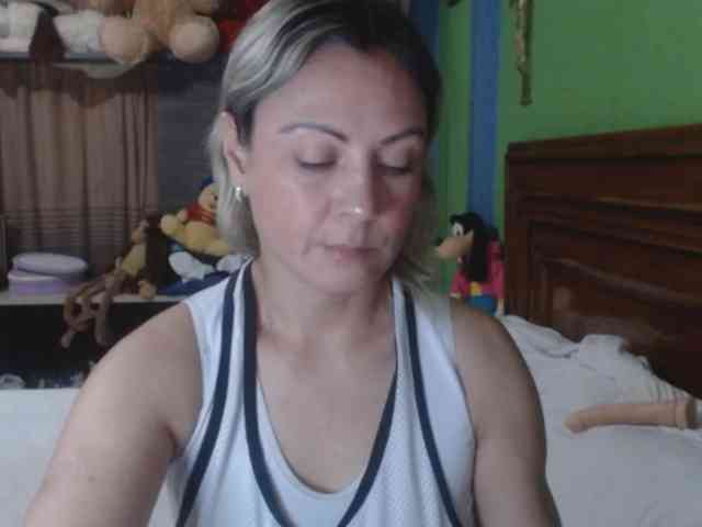 Charlizetheron1 webcam