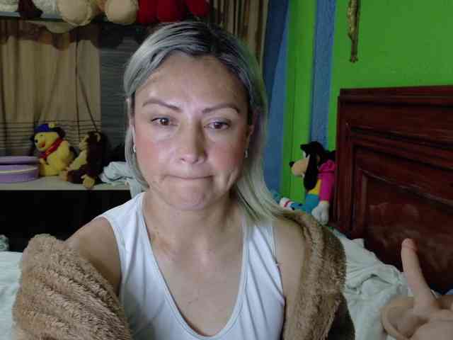 Charlizetheron1 webcam