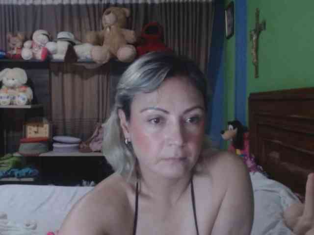 Charlizetheron1 webcam