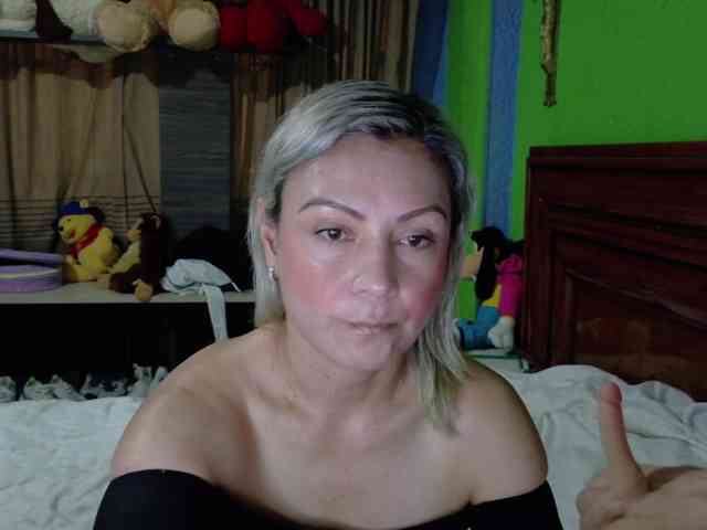 Charlizetheron1 webcam