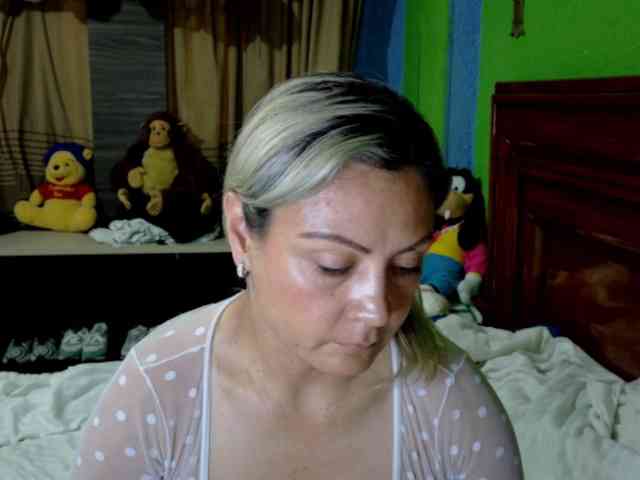 Charlizetheron1 webcam