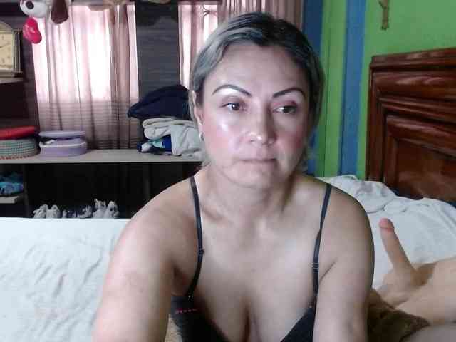 Charlizetheron1 webcam