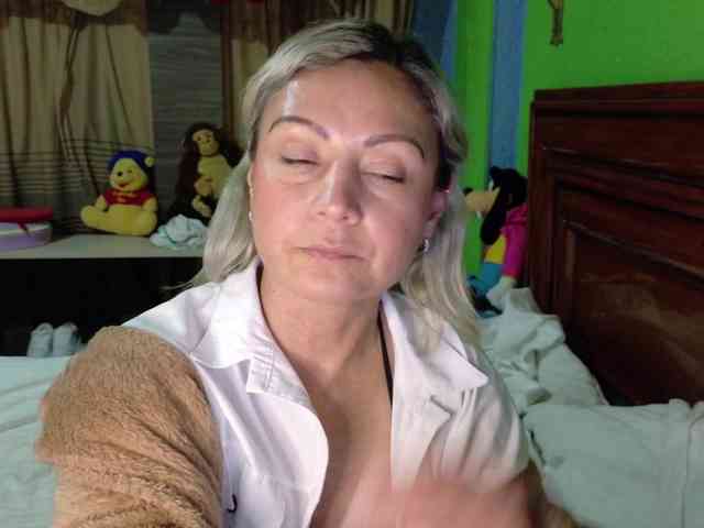 Charlizetheron1 Live Webcam on BongaCams