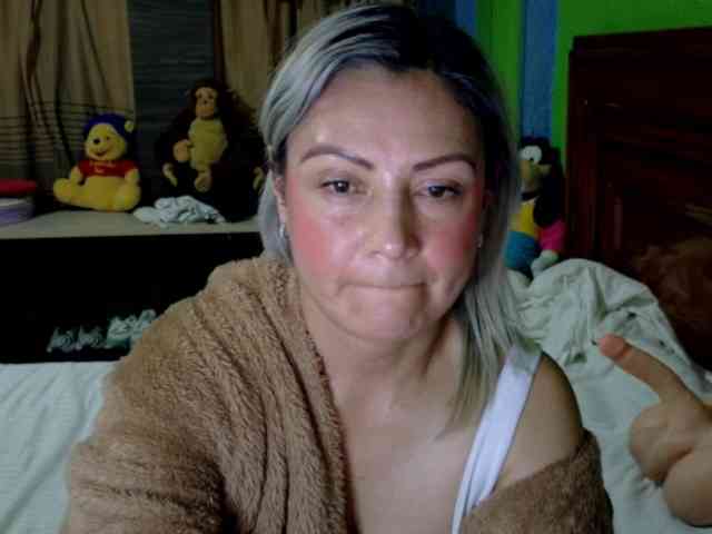 Charlizetheron1 webcam