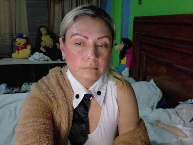 Charlizetheron1 webcam