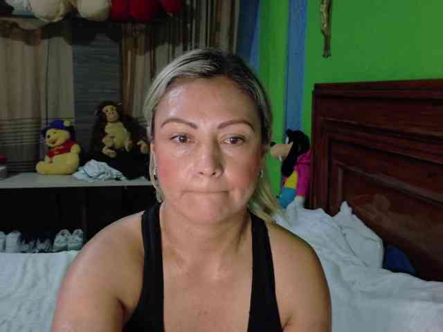 Charlizetheron1 webcam