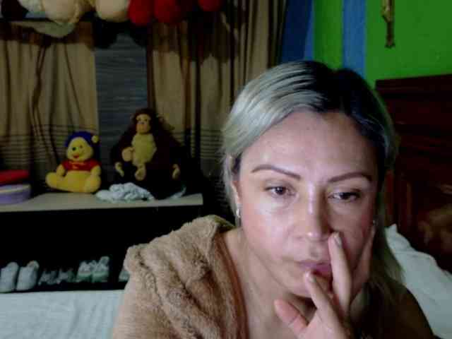 Charlizetheron1 webcam