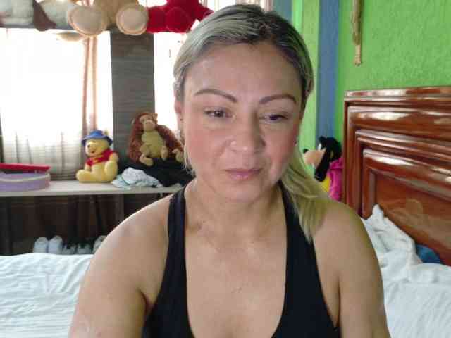 Charlizetheron1 webcam