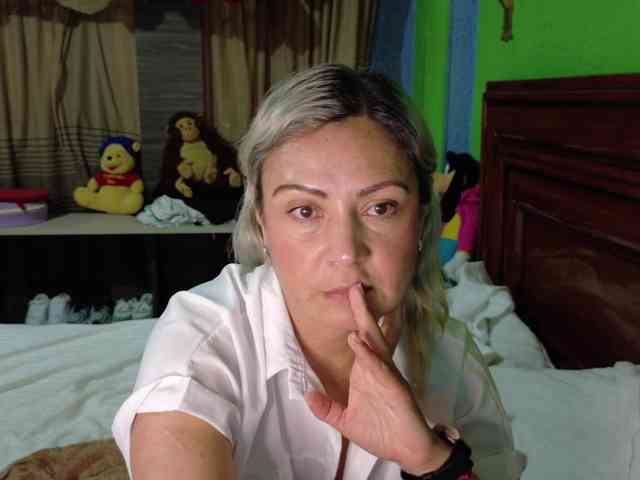 Charlizetheron1 webcam