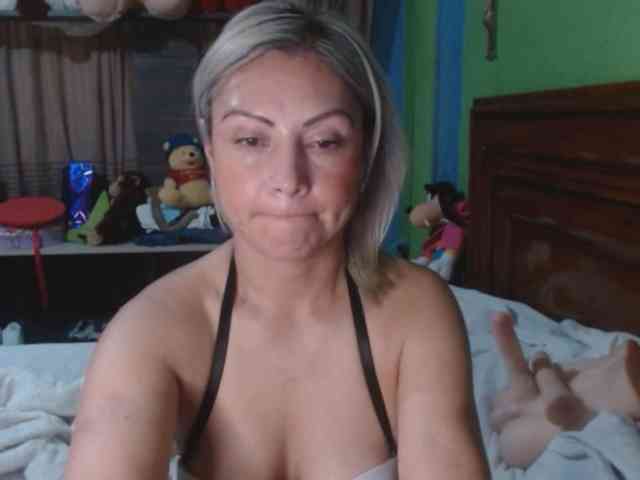 Charlizetheron1 webcam