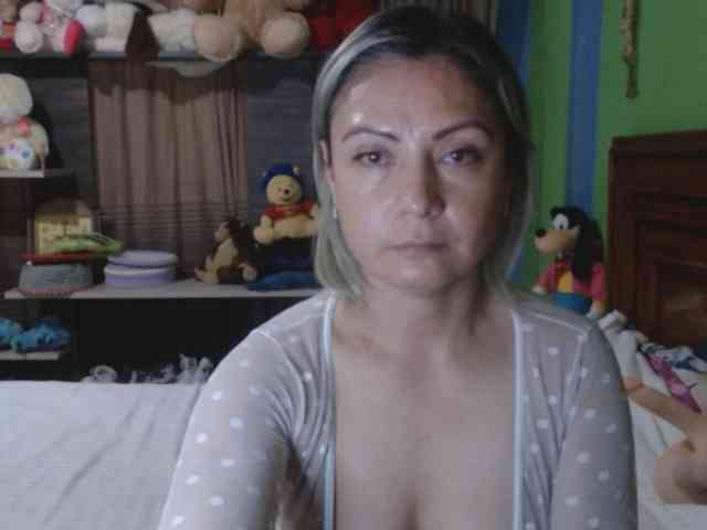 Charlizetheron1 webcam