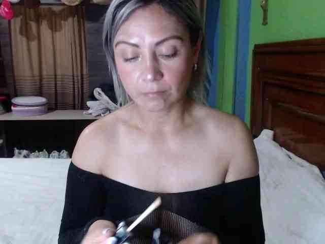 Charlizetheron1 webcam