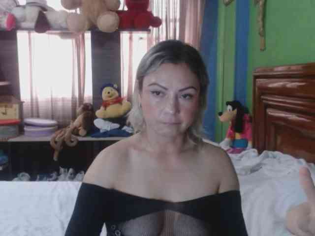 Charlizetheron1 webcam