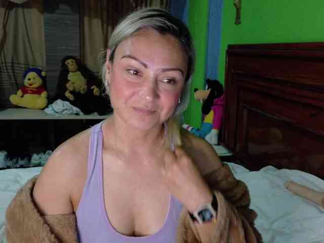 Charlizetheron1 webcam