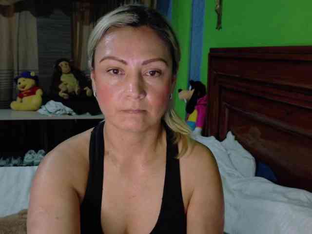 Charlizetheron1 webcam