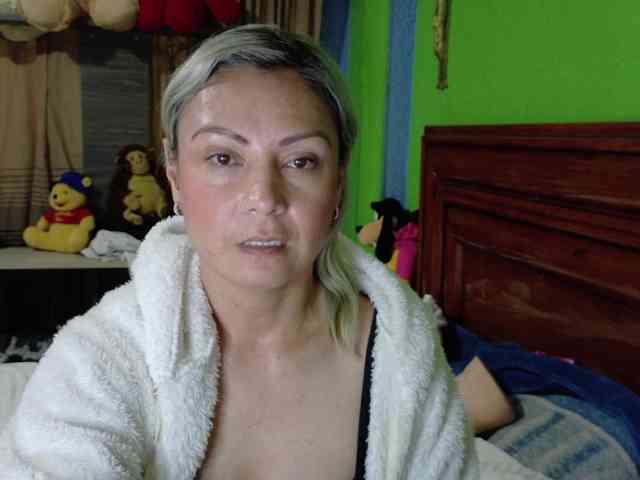 Charlizetheron1 webcam