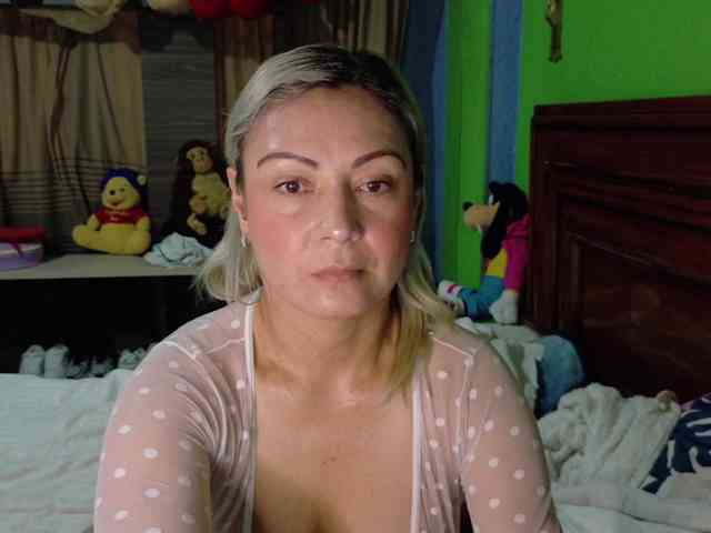 Charlizetheron1 webcam