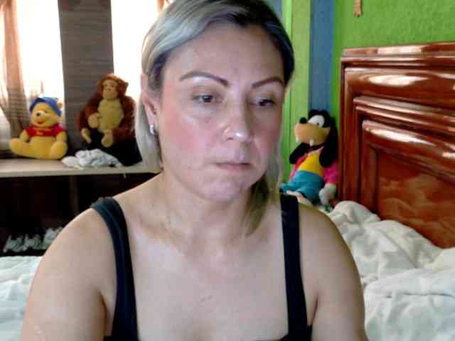 Charlizetheron1 webcam