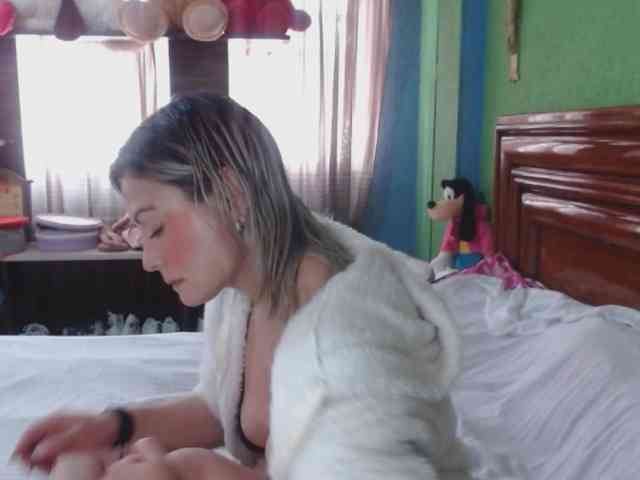 Charlizetheron1 webcam