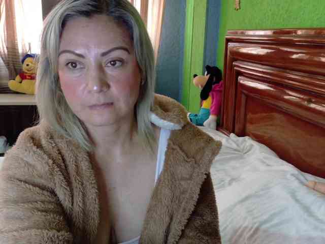 Charlizetheron1 webcam