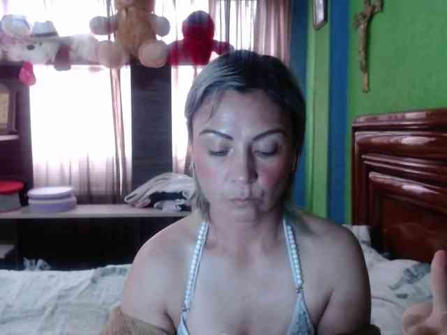 Charlizetheron1 Live Webcam on BongaCams