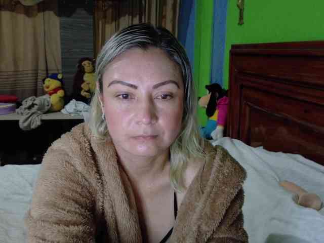 Charlizetheron1 webcam