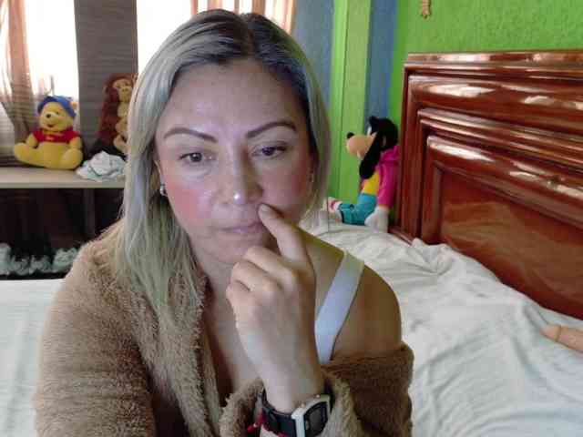 Charlizetheron1 webcam