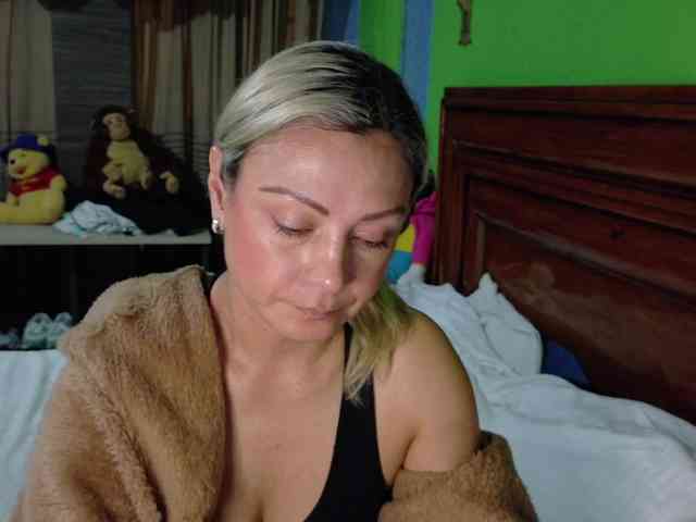 Charlizetheron1 webcam