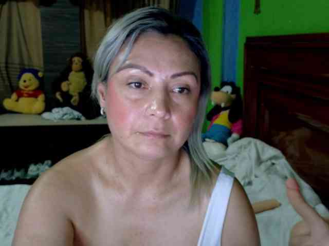 Charlizetheron1 webcam