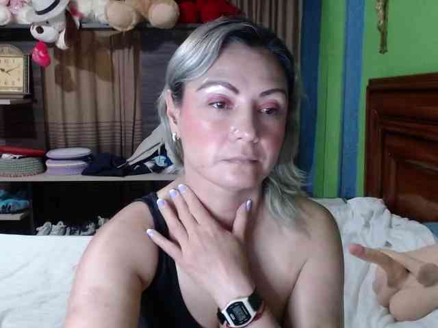 Charlizetheron1 webcam