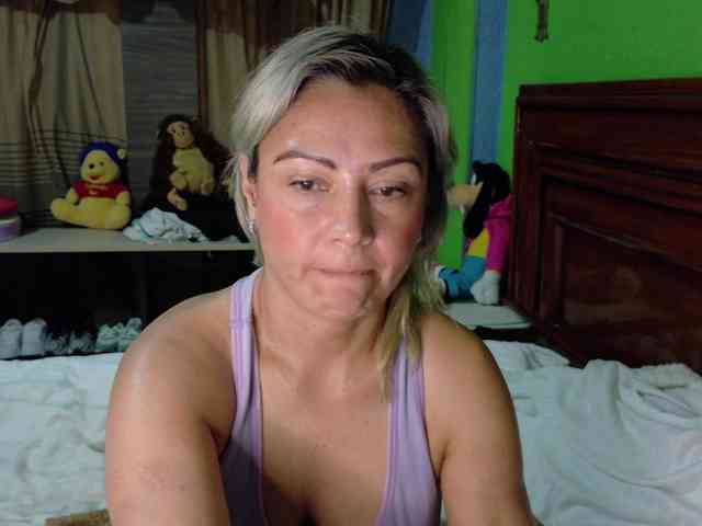 Charlizetheron1 webcam