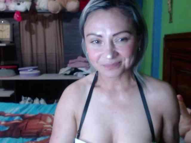 Charlizetheron1 webcam