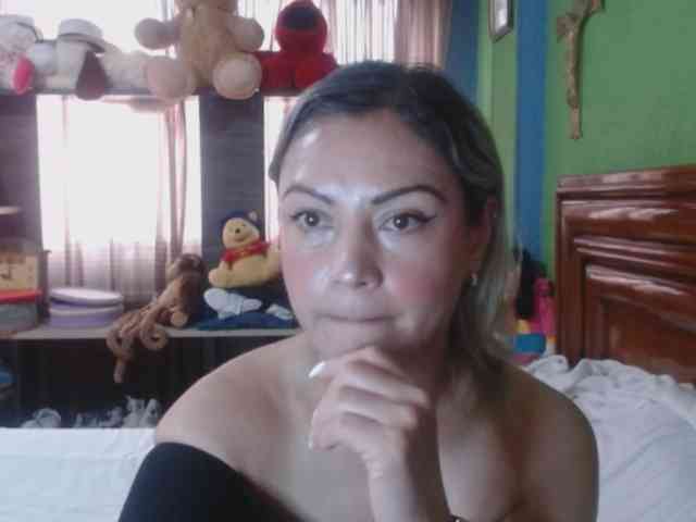 Charlizetheron1 webcam