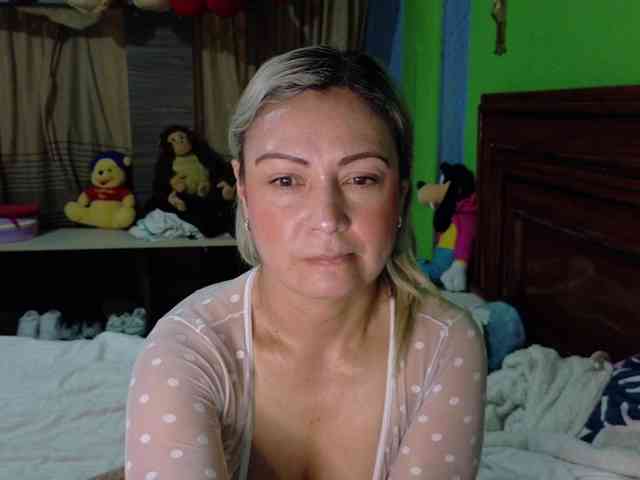 Charlizetheron1 webcam