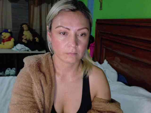 Charlizetheron1 webcam