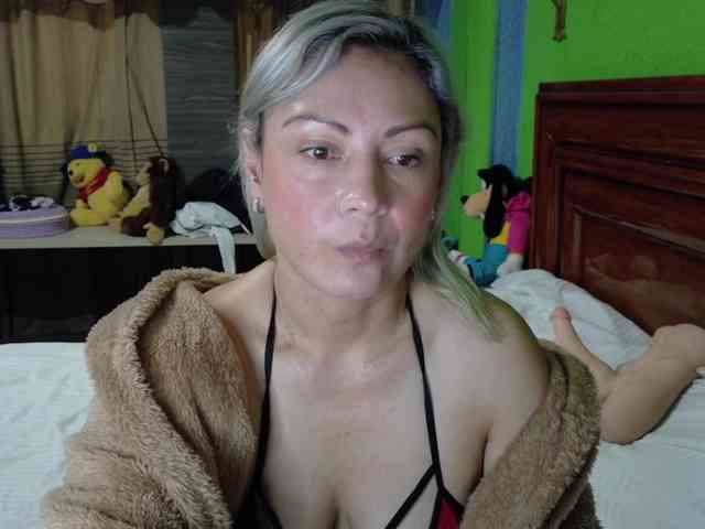 Charlizetheron1 Live Webcam on BongaCams