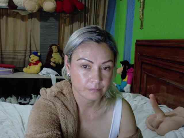 Charlizetheron1 webcam