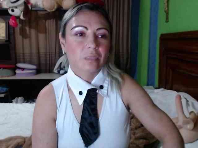 Charlizetheron1 webcam