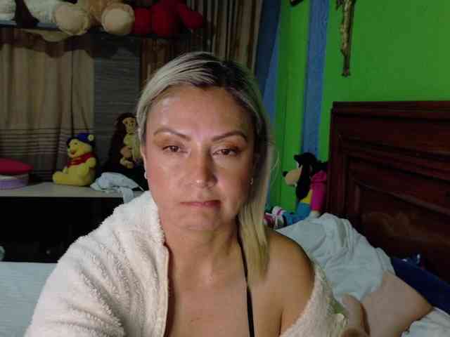 Charlizetheron1 webcam