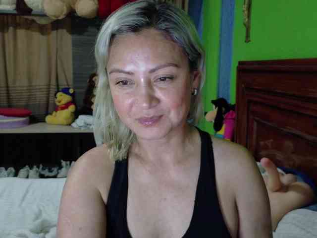 Charlizetheron1 webcam