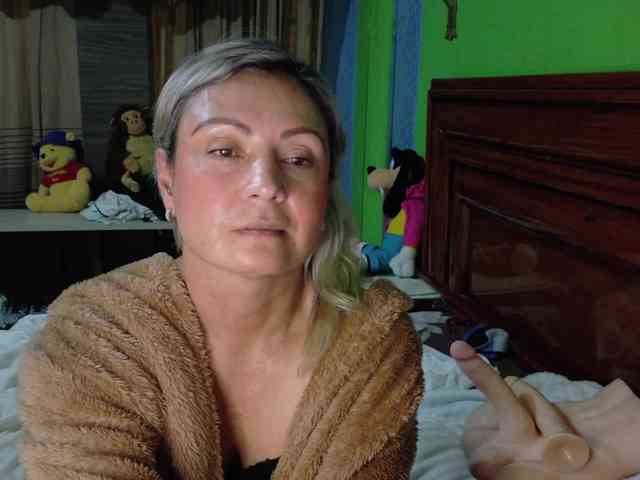 Charlizetheron1 webcam