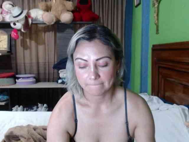 Charlizetheron1 webcam