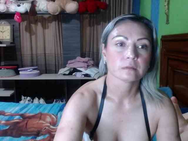 Charlizetheron1 webcam