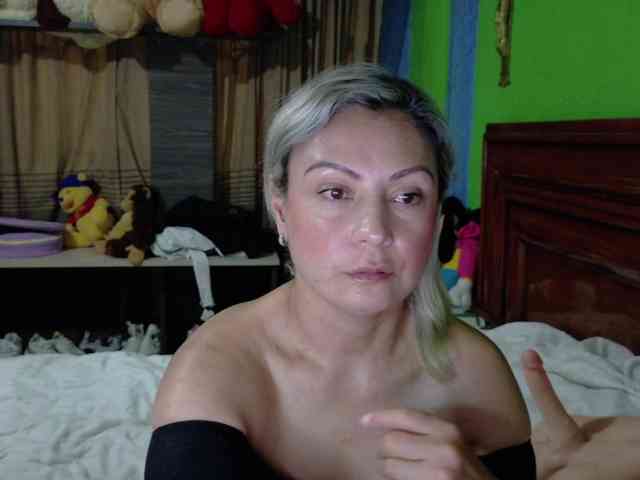 Charlizetheron1 webcam