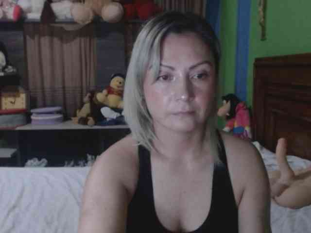 Charlizetheron1 webcam