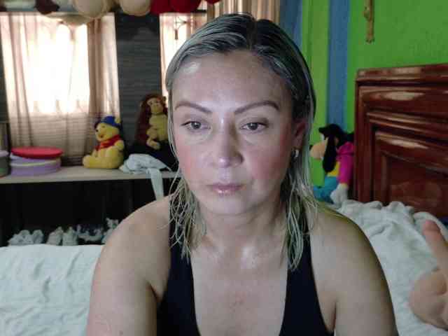 Charlizetheron1 webcam