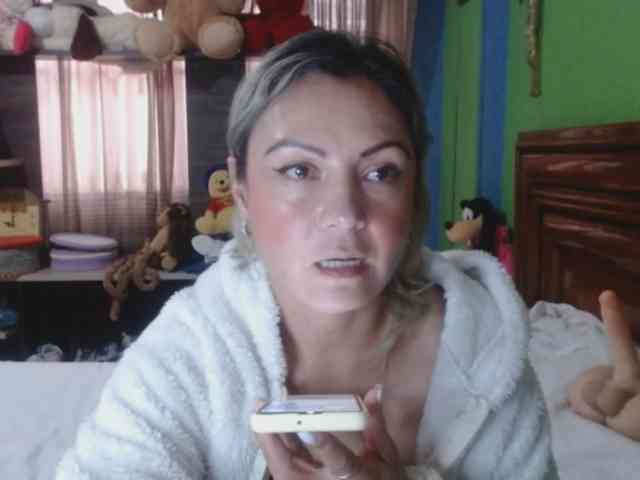 Charlizetheron1 webcam